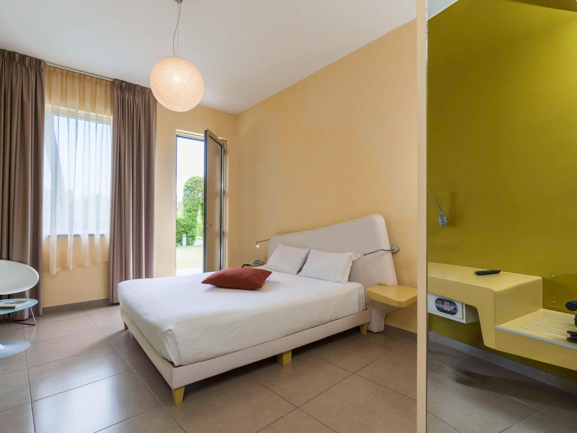 Ibis Styles Catania Acireale Hotel Eksteriør billede